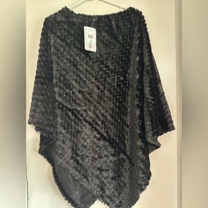La Moda  poncho black faux fur OS lots detail lined nice piece of your wardrobe.